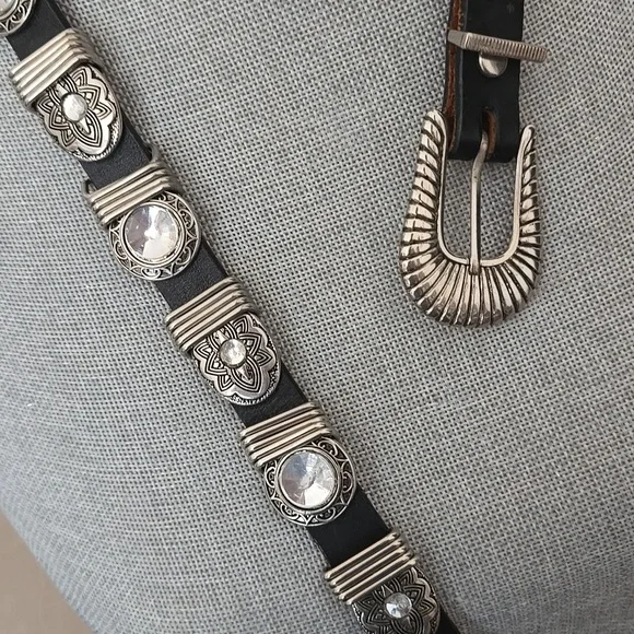 Western-Style Leather Belt featuring  silver-toned conchos & matching buckle - Picture 3 of 10